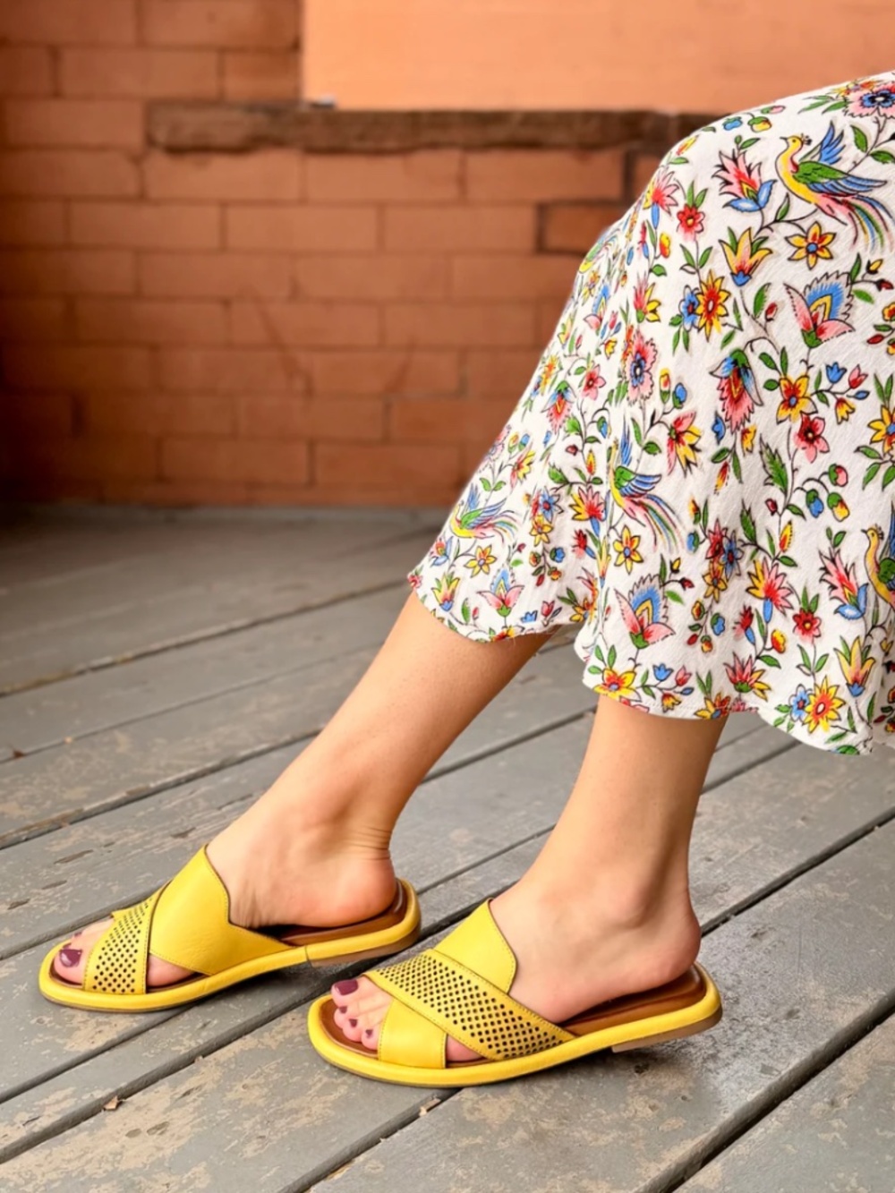 Bueno Eddison Perf Slide in Yellow